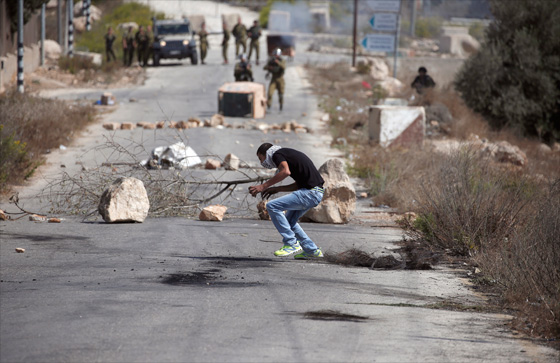 اسرائيل تبدأ بتنفيذ قرارات نتنياهو بهدم البيوت وقتل الفلسطينيين  صورة رقم 13