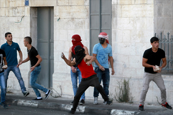 اسرائيل تبدأ بتنفيذ قرارات نتنياهو بهدم البيوت وقتل الفلسطينيين  صورة رقم 10