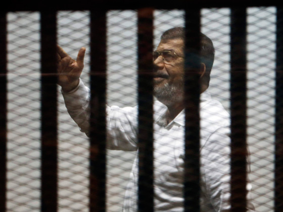 اليوم السبت.. استئناف محاكمة المعزول مرسي وعلاء نجل مبارك صورة رقم 3