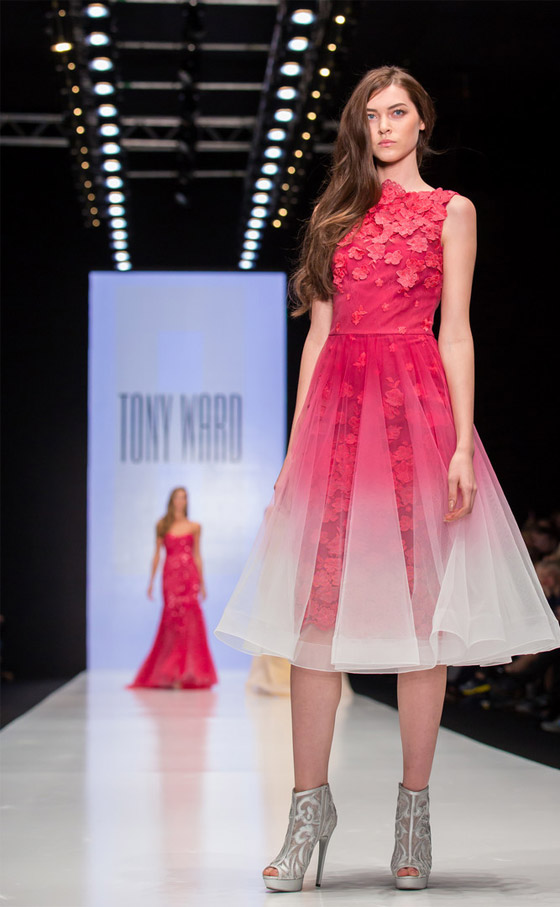 عرض رائع  لازياء الامريكي  توني وارد في اسبوع الموضة الروسية صورة رقم 4