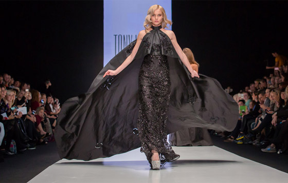 عرض رائع  لازياء الامريكي  توني وارد في اسبوع الموضة الروسية صورة رقم 21