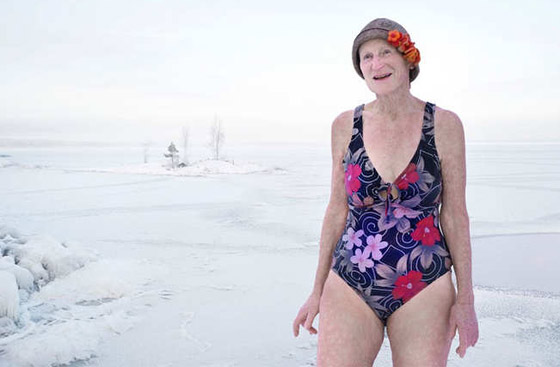 صور فنلنديين يسبحون في بحيرات الثلوج.. هل تمتلك الجراة على منافستهم؟ صورة رقم 2