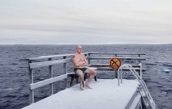 صور فنلنديين يسبحون في بحيرات الثلوج.. هل تمتلك الجراة على منافستهم؟ صورة رقم 9