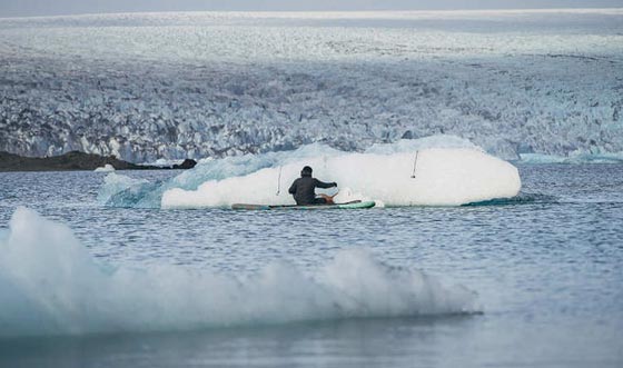 باجمل ريشة من ايسلندا: الاحتباس الحراري يغرق امراة في في الجليد الذائب صورة رقم 3