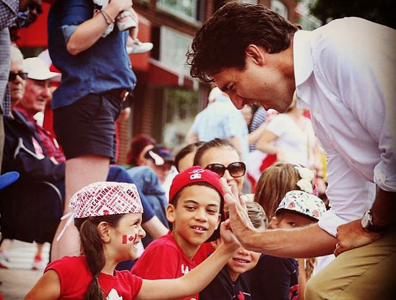 جاذبية الرئيس الكندي تجعل قلوب المراهقات تخفق من شدة الاثارة صورة رقم 15