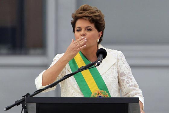 القصة الكاملة للرئيسة البرازيلية.. من الصعق والسجن الى مقعد الرئاسة صورة رقم 25