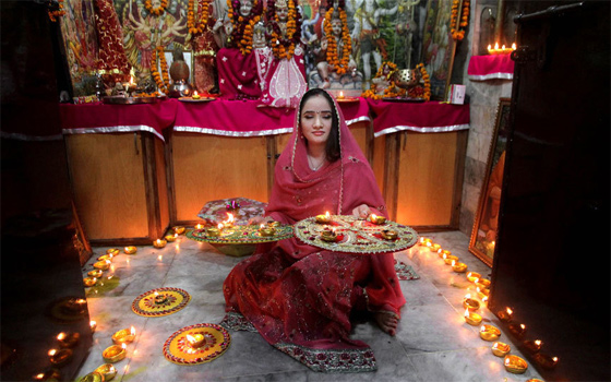 صور رائعة من الهند  في مهرجان عيد الانوار (ديفالي)  صورة رقم 2