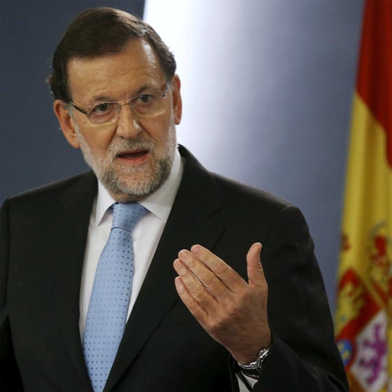 شاهد كيف تجاوز شاب شرس الحراس وصفع رئيس الحكومة الاسبانية صورة رقم 6