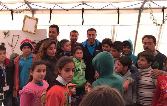   صور كاظم الساهر سفير اليونيسيف يزور مخيمات الاطفال في لبنان صورة رقم 6