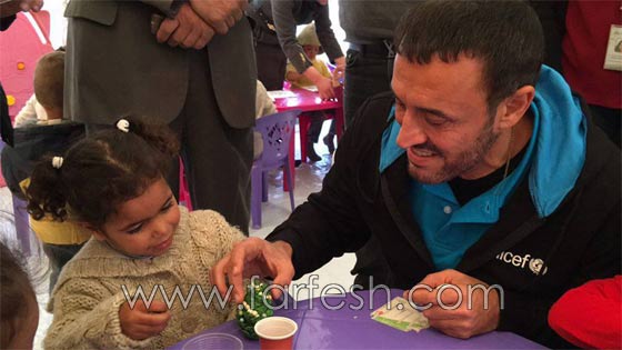   صور كاظم الساهر سفير اليونيسيف يزور مخيمات الاطفال في لبنان صورة رقم 2