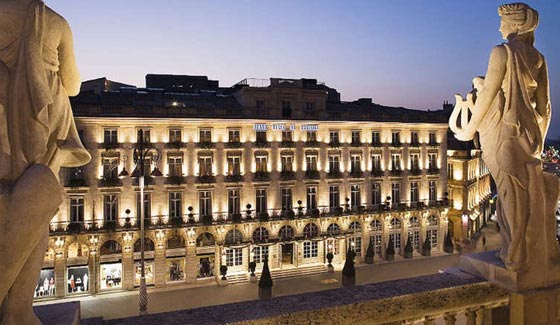 9 فنادق جديرة بالزيارة.. من قصر فيكتوريا الى كوخ معلق على شجرة صورة رقم 5