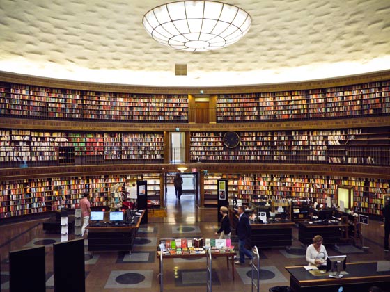 تعرف على اجمل المكتبات في العالم شكلها يشجع على القراءة صورة رقم 1