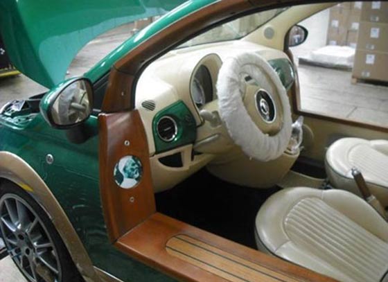 سيارة القذافي الخاصة تكشف عن اسرارها المدهشة صورة رقم 1