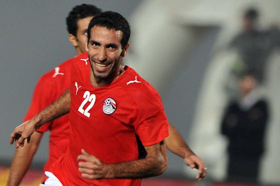 فيديو اللاعب ابو تريكة يحقق حلم مشجع جزائري ذي احتياجات خاصة صورة رقم 8