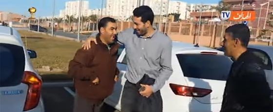 فيديو اللاعب ابو تريكة يحقق حلم مشجع جزائري ذي احتياجات خاصة صورة رقم 3
