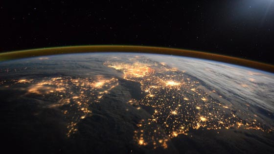 صور مثيرة.. شاهد بريطانيا ومصر تشعان نورا من الفضاء صورة رقم 3
