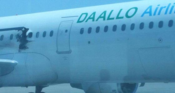 صومالي اراد تفجير طائرة ركاب تركية فاحترق وقذف خارج الطائرة صورة رقم 5