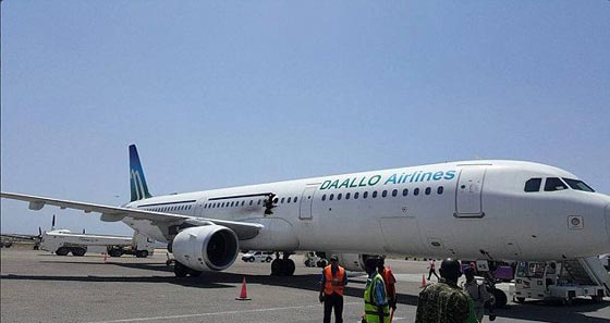 صومالي اراد تفجير طائرة ركاب تركية فاحترق وقذف خارج الطائرة صورة رقم 7