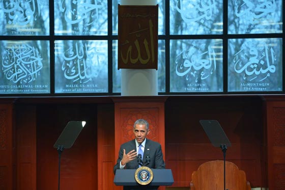 في اول زيارة له لمسجد.. اوباما ينتصر للمسلمين ويدافع عنهم وعن دينهم صورة رقم 6