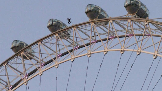 صور أروع مغامرات القفز الحر من أشهر المعالم السياحية في العالم صورة رقم 7
