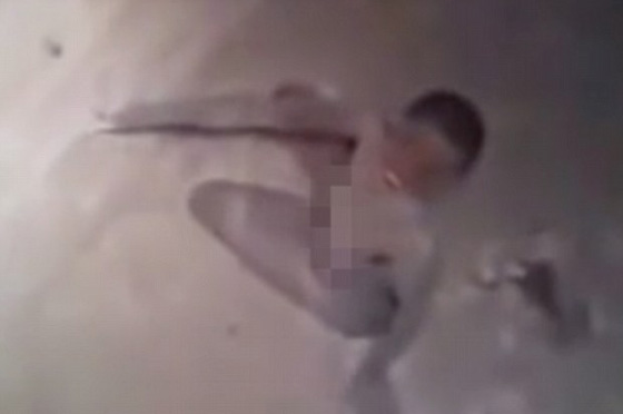 فيديو لرجل يسجن حبيبته مجردة من الملابس داخل قبر مدة 8 اشهر صورة رقم 4