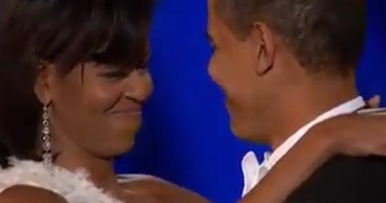 اوباما وميشيل يحييان ذكرى شهر التاريخ الاسود بالرقص على انغام بيونسيه صورة رقم 1