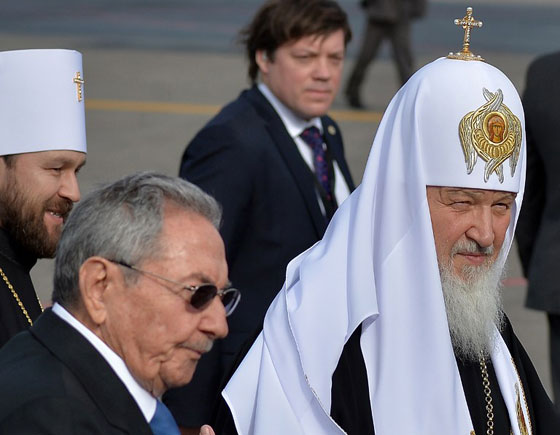  لقاء تاريخي.. بابا الفاتيكان وبطريرك روسيا يدعوان لتوحيد الكلمة في مواجهة الارهاب صورة رقم 5