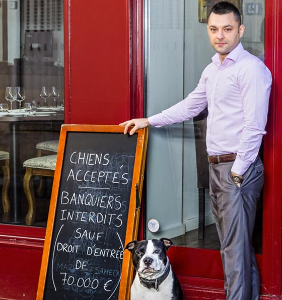 مطعم فرنسي يسمح للكلاب بالدخول اليه ويمنع موظفي البنوك.. لهذا  السبب صورة رقم 2