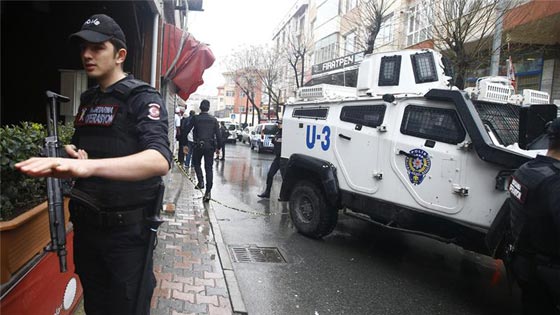 مقتل امرأتين خلال مهاجمتهما مركزا للشرطة في اسطنبول صورة رقم 2