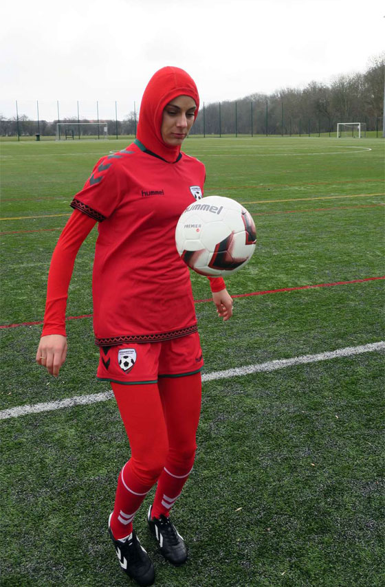 كرة القدم تحرر نساء افغانيات من العصبية والتطرف صورة رقم 4