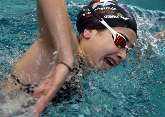 شابة سورية نجت من الغرق في رحلة اللجوء وتبحث عن لقب اولمبي صورة رقم 8