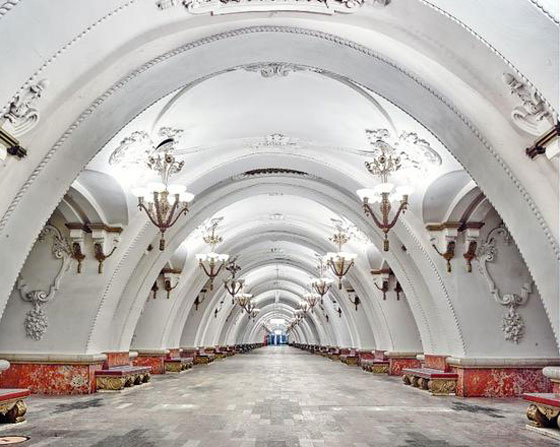 مترو موسكو.. لوحة فنية وارث وطني فخم في كل محطة صورة رقم 1