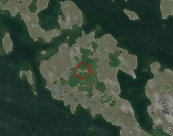 الجزيرة الواقعة ببحيرة وسط جزيرة داخل بحيرة في جزيرة صورة رقم 3