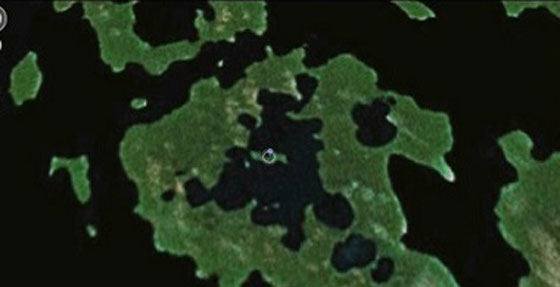 الجزيرة الواقعة ببحيرة وسط جزيرة داخل بحيرة في جزيرة صورة رقم 5