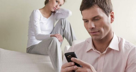تحذير للزوجات: الواتس أب يسبب خلافات زوجية تصل للانفصال والطلاق صورة رقم 3