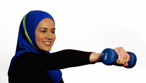 ملاكمة مسلمة تسعى لتسجيل ماركة تجارية خاصة لاغطية الراس الرياضية صورة رقم 6