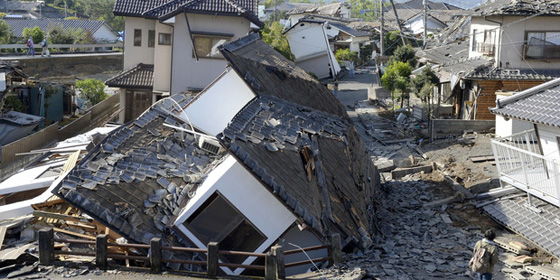  زلزال ثان بقوة 7.1 يضرب اليابان مجددا وانباء عن قتلى وانهيار مبان صورة رقم 4