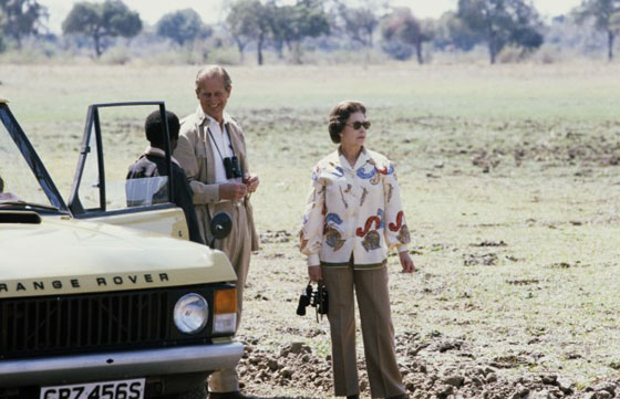 ما سر العلاقة الحميمة بين الملكة اليزانيث وسيارة رينج روفر منذ 70 عاما صورة رقم 8