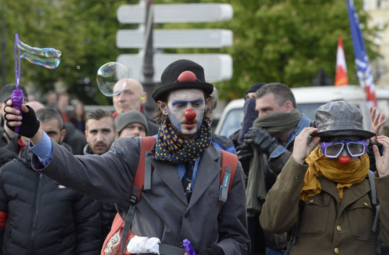 مظاهرات عنيفة وسط باريس والشرطة تحتجز عشرات المشاغبين صورة رقم 3