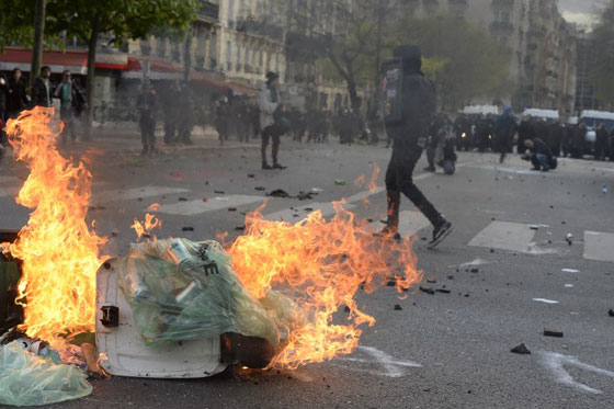 مظاهرات عنيفة وسط باريس والشرطة تحتجز عشرات المشاغبين صورة رقم 18