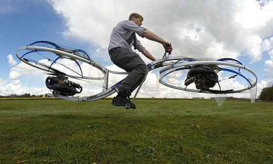 فيديو غريب: (المخترع المجنون) بريطاني يخترع دراجة طائرة! صورة رقم 2