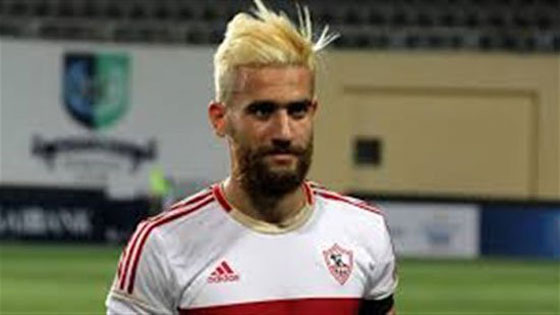 نجوم كرة القدم في مصر يتباهون بقصات شعرهم الغريبة.. صورة رقم 1