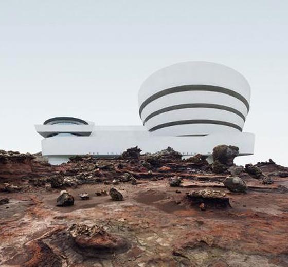 مصمم امريكي يستأصل مباني نيويورك العريقة ويزرعها وسط الصحراء صورة رقم 1