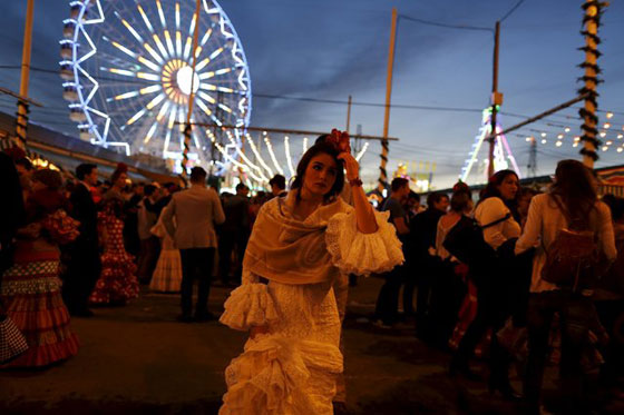 أروع صور: مهرجان فيريا دي أبريل في اسبانيا: ثيران وخيول وفلامنكو صورة رقم 3