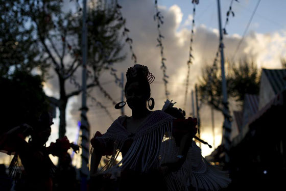 أروع صور: مهرجان فيريا دي أبريل في اسبانيا: ثيران وخيول وفلامنكو صورة رقم 10