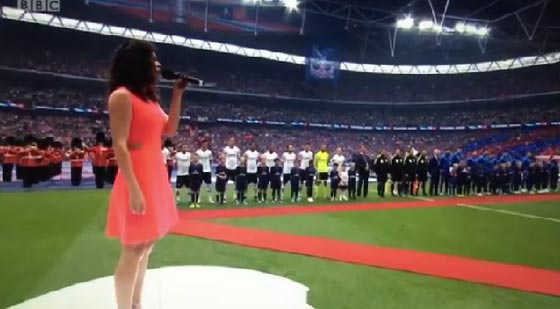 اجواء كأس انجلترا تتعكر بسبب النشيد الوطني صورة رقم 7