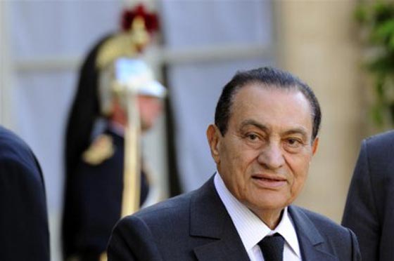 مبارك يفضح فبركة الغرب لاساليب انتحار قواد الطائرات.. فيديو نادر صورة رقم 4