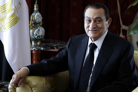 مبارك يفضح فبركة الغرب لاساليب انتحار قواد الطائرات.. فيديو نادر صورة رقم 5