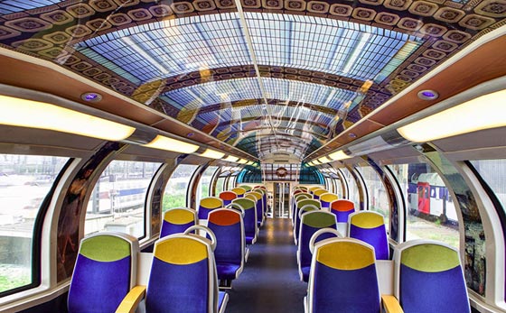 القطارات الفرنسية تتحول إلى متاحف فنية متحركة واروع اللوحات صورة رقم 3