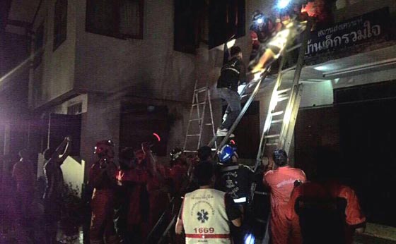 مصرع 17 تلميذة في حريق شب في مبيت للطالبات بتايلاند صورة رقم 4